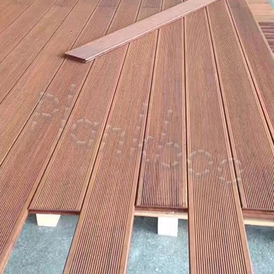 terrazza in bambù intrecciato per esterni